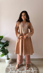 将图像加载到图库查看器中, Yamika Women's Lucknowi Handcrafted Mul Chanderi Stitched Chikankari Kurta And Plazzo Set- HONC0545444