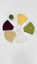 Load image into Gallery viewer, لکھنوی ہاتھ سے تیار شدہ چکنکاری ماسک (5 کا پیک) - NC0M995