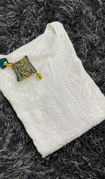 将图像加载到图库查看器中, 勒克瑙手工制作的人造丝 Chikankari Kurti - HONC077804