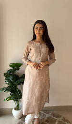 Load image into Gallery viewer, Women's Lakhnavi Handcrafted Maheshwari Mul Chanderi Chikankari Kurti - HONC0357548