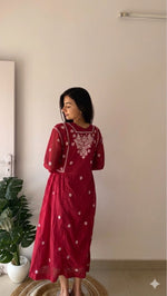 将图像加载到图库查看器中, Fariah Women's Lucknowi Handcrafted Mul Chanderi Chikankari Kurti - HONC04497617