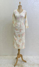 将图像加载到图库查看器中, Yalina Women's Lucknowi Handcrafted Mul Cotton Chikankari Kurti- HONC0162372