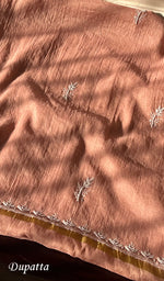 将图像加载到图库查看器中, Women's Lakhnavi Handcrafted Mul Chanderi Unstitched Kurta And Dupatta Set - HONC0287731