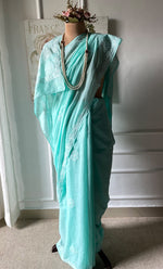 将图像加载到图库查看器中, Women's Lakhnavi Handcrafted Cotton Chikankari Saree - HONC0320896