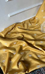 将图像加载到图库查看器中, Lucknowi Handcrafted Chanderi Silk Chikankari Unstitched Unisex Kurta Fabric - HONC0275121