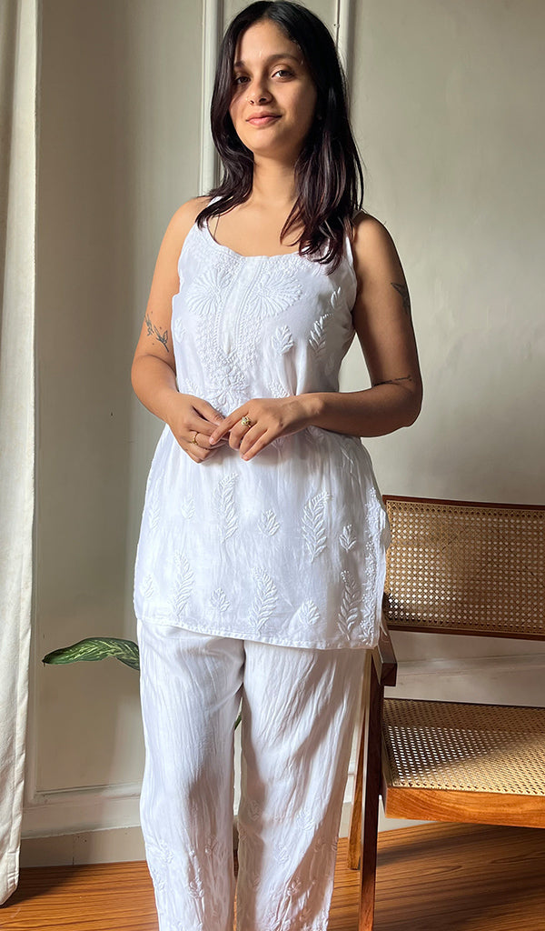 Amreena Women's Lakhnavi Handcrafted Chanderi Silk Chikankari Top And Pant Set - HONC0290552