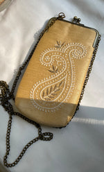 将图像加载到图库查看器中, Chikankari Embroidered Mobile Cover with Metal Frame - HONC0330000