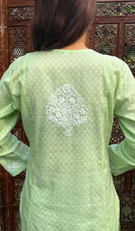 将图像加载到图库查看器中, Zainab Women's Lucknowi Handcrafted Cotton Chikankari Kurti - HONC0217235
