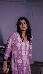 将图像加载到图库查看器中, Asma Women's Lucknowi Handcrafted Crepe Chikankari Kurti- HONC0193259