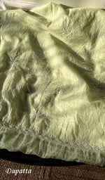 将图像加载到图库查看器中, Women's Lakhnavi Handcrafted Mul Chanderi Semi - Stitched Kurta And Dupatta Set - HONC0296166