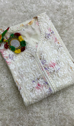 将图像加载到图库查看器中, Yalina Women's Lucknowi Handcrafted Mul Cotton Chikankari Kurti- HONC0162372
