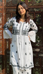 Load image into Gallery viewer, Women's Lakhnavi Handcrafted Muslin Chikankari Kurta And palazzo Set - HONC0229350