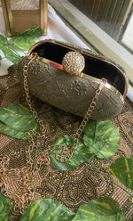 将图像加载到图库查看器中, Olive Green Embroidered Clutch with Golden Crystal Clasp - HONC0313597