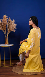 将图像加载到图库查看器中, Reet Women's Lucknowi Handcrafted Modal CottonChikankari Kurti - HONC0212000