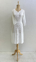 将图像加载到图库查看器中, Zoya Women's Lucknowi Handcrafted Muslin Chikankari Kurti - HONC0207582