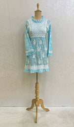 将图像加载到图库查看器中, Lakhnavi 手工印花 Mulmul 棉质 Chikankari 上衣 - HONC082980
