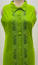 Load image into Gallery viewer, Women's Lucknowi Handcrafted Cotton Chikankari Kurti - HONC099107