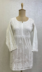 将图像加载到图库查看器中, Lakhnavi 手工制作的 Chikankari 棉质上衣 - HONC0111279