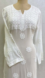 将图像加载到图库查看器中, Lakhnavi 手工粘胶乔其纱 Chikankari Kurti - HONC0127170