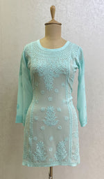 将图像加载到图库查看器中, Lucknowi 手工粘胶乔其纱 Chikankari 上衣 - HONC0133210