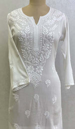 将图像加载到图库查看器中, 勒克瑙手工制作的人造丝 Chikankari Kurti - HONC077804