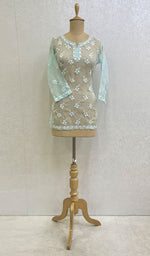 将图像加载到图库查看器中, Lakhnavi 手工制作 Orgenza Chikankari 上衣 - HONC0112356