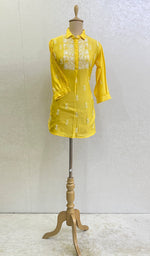 将图像加载到图库查看器中, Shamina Women's Lakhnavi Handcrafted Chanderi Silk Chikankari Top - HONC0166342