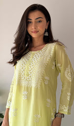 将图像加载到图库查看器中, Jiya Women's Lakhnavi Handcrafted Muslin Chikankari Kurti - HONC0367885