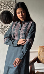 将图像加载到图库查看器中, Women's Lakhnavi Handcrafted Cotton Chikankari Oversized Kurta And Pant Set - HONC0297435