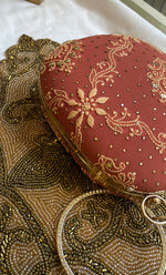 Load image into Gallery viewer, Elegant Floral Chikankari Handle Clutch - HONC0263118