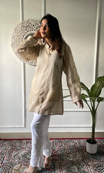将图像加载到图库查看器中, Women's Lakhnavi Handcrafted Mul Chanderi Chikankari Top - HONC0312897