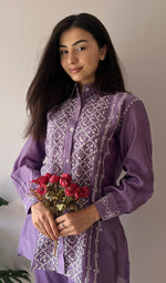 将图像加载到图库查看器中, Sarah Women's Lakhnavi Handcrafted Chanderi Silk Chikankari Top And Pant Set - HONC0343880