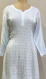 将图像加载到图库查看器中, Pari Women's Lucknowi Handcrafted Muslin Chikankari Kurti - HONC0204780