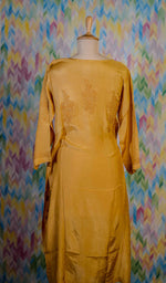 将图像加载到图库查看器中, Aafira Women's Lucknowi Handcrafted Muslin Chikankari Kurti - HONC0180968