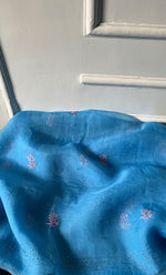 将图像加载到图库查看器中, Women's Lakhnavi Handcrafted Pure Organza Chikankari Unstitched Kurta And Dupatta Set - HONC0269932