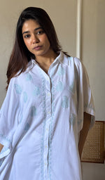 将图像加载到图库查看器中, Women's Lakhnavi Handcrafted Modal Cotton Chikankari Short Kaftan - HONC0283096