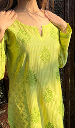 将图像加载到图库查看器中, Masooma Women's Lucknowi Handcrafted Chanderi Silk Chikankari Kurti - HONC0257299