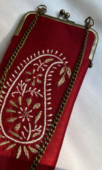 将图像加载到图库查看器中, Chikankari Embroidered Mobile Cover with Metal Frame - HONC0330001