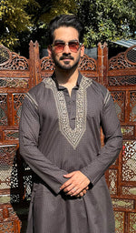 Load image into Gallery viewer, Men's Lucknowi Handcrafted Cotton Chikankari Kurta - HONC0327339
