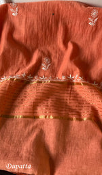 将图像加载到图库查看器中, Women's Lakhnavi Handcrafted Mul Chanderi Kurta And Dupatta Set - HONC0199241