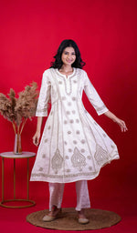 将图像加载到图库查看器中, Divya Women's Lucknowi Handcrafted Cotton Chikankari Anarkali Dress - HONC0213345