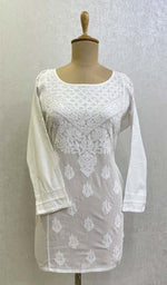 将图像加载到图库查看器中, Lakhnavi 手工制作的 Chikankari 棉质上衣 - HONC0111354