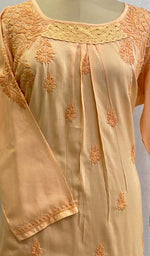将图像加载到图库查看器中, Lakhnavi 手工莫代尔棉 Chikankari 上衣 - HONC0084907