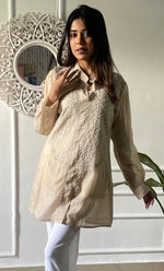 将图像加载到图库查看器中, Women's Lakhnavi Handcrafted Mul Chanderi Chikankari Top - HONC0312897