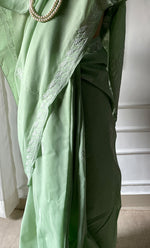 将图像加载到图库查看器中, Women's Lakhnavi Handcrafted Cotton Chikankari Saree - HONC0320896