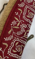 将图像加载到图库查看器中, Chikankari Clutch Bag - HONC0310078