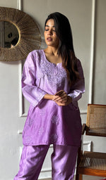 Load image into Gallery viewer, Riddhi Women's Lakhnavi Handcrafted Chanderi Silk Chikankari Top And Pant Set - HONC0264760