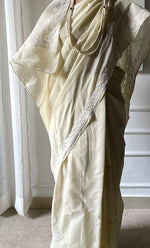 将图像加载到图库查看器中, Lucknowi Chikankari Sarees