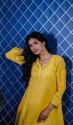 将图像加载到图库查看器中, Yellow Cotton Chikankari Anarkali Dress