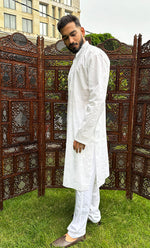 Load image into Gallery viewer, Men's Lucknowi Handcrafted Cotton Chikankari Kurta HONC0323881